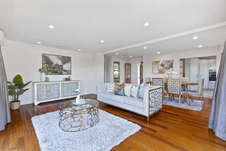 Photo of property in 1/11 Seaview Road, Castor Bay, Auckland, 0620