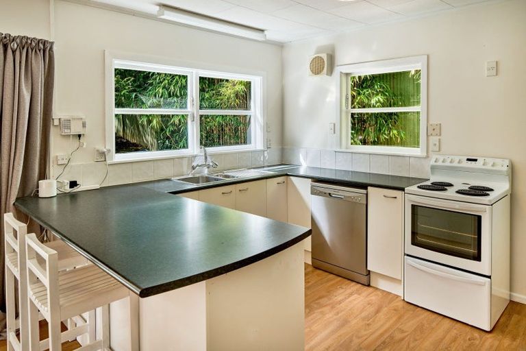 Photo of property in 6 Matai Street, Tawa, Wellington, 5028