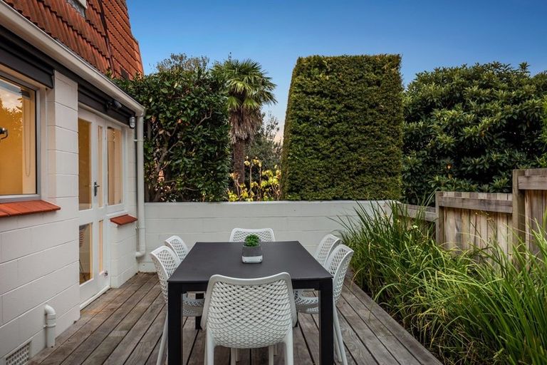 Photo of property in 33 Gwilliam Place, Freemans Bay, Auckland, 1011