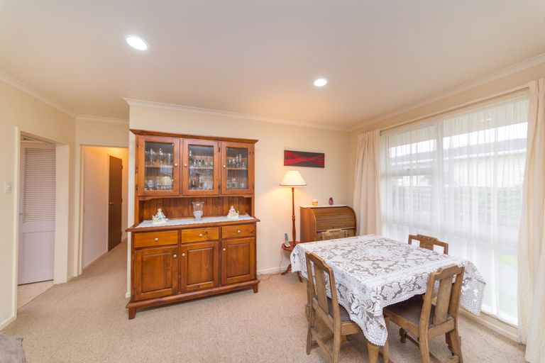 Photo of property in 29a Raglan Avenue, Cloverlea, Palmerston North, 4412