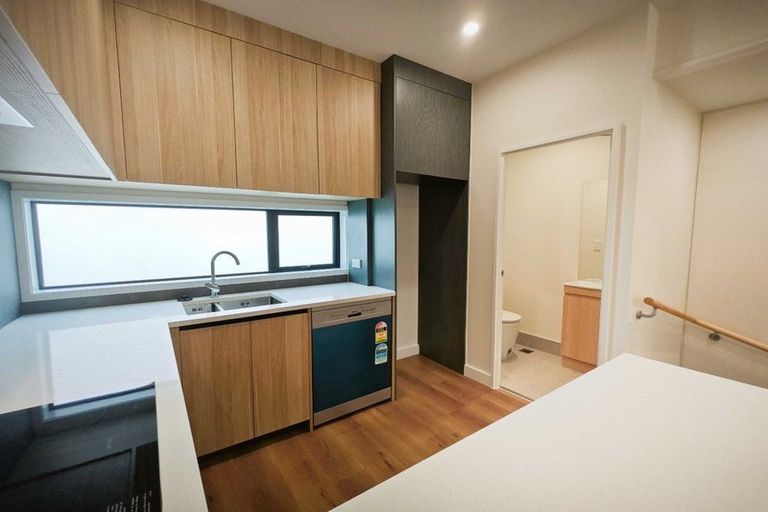 Photo of property in 30 Parkwood Avenue, Westgate, Auckland, 0614