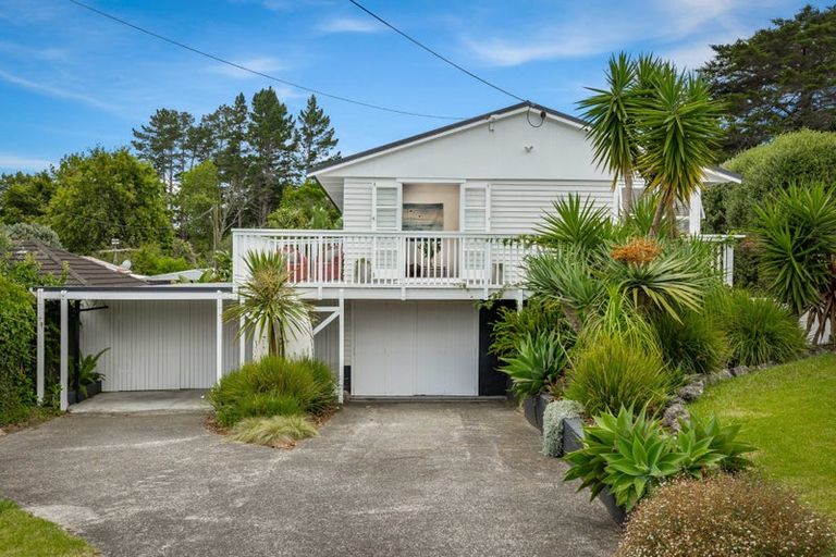 Photo of property in 121 Taikata Road, Te Atatu Peninsula, Auckland, 0610