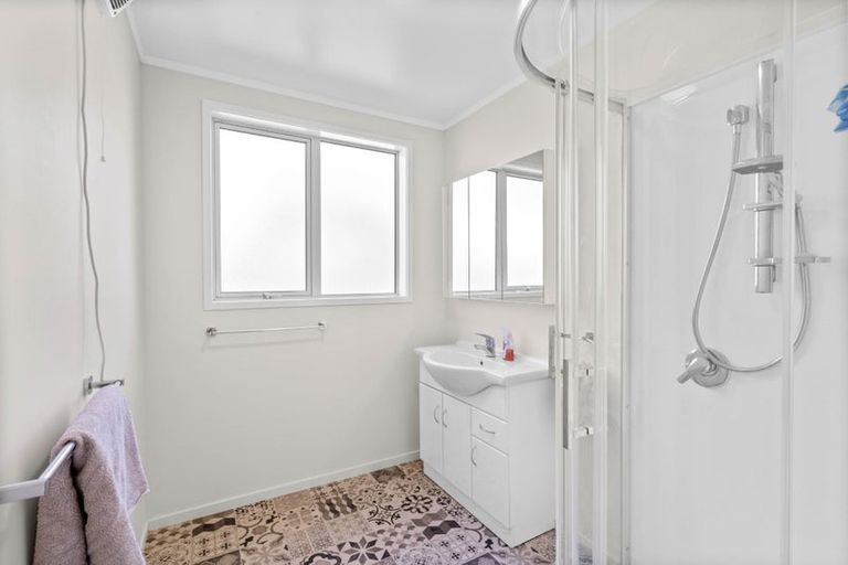 Photo of property in 42 Newburn Street, Waikaia, 9778