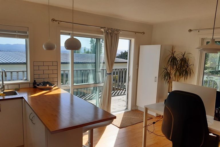 Photo of property in 3 Western Court, Sunnyvale, Auckland, 0612