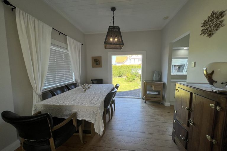 Photo of property in 11 Ocean View Road, Milford, Auckland, 0620