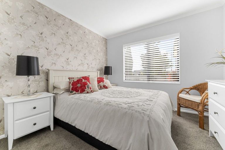 Photo of property in 2 Carlsberg Place, Papamoa Beach, Papamoa, 3118