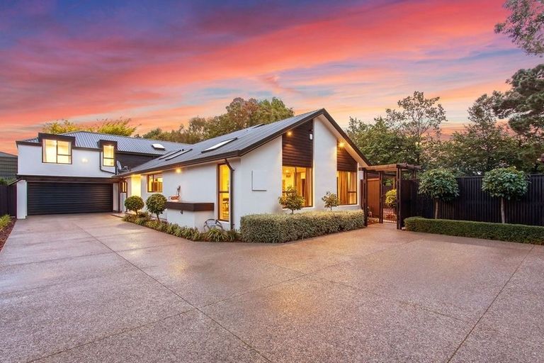 Photo of property in 2 Rembrandt Place, Burnside, Christchurch, 8053