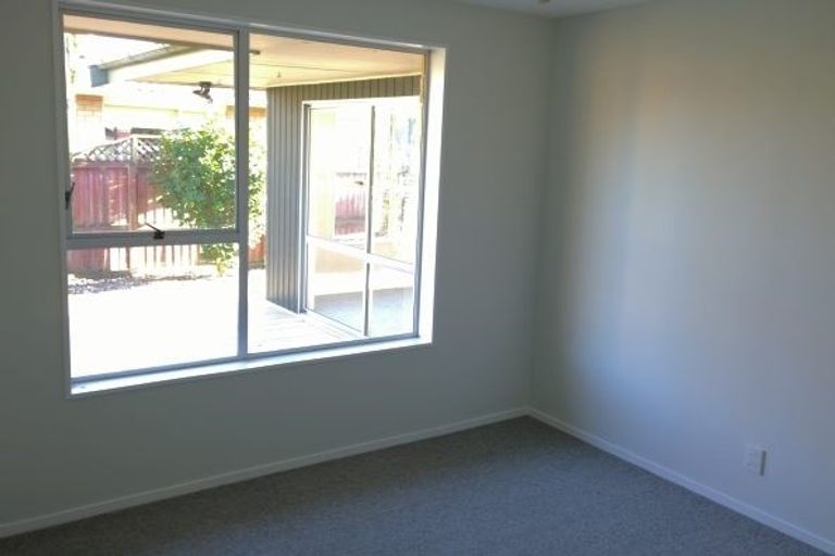 Photo of property in 7 Betula Place, Parklands, Christchurch, 8083