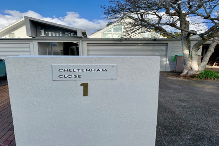 Photo of property in 1/1 Tui Street, Devonport, Auckland, 0624