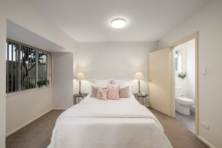 Photo of property in 73 Grahams Road, Burnside, Christchurch, 8041