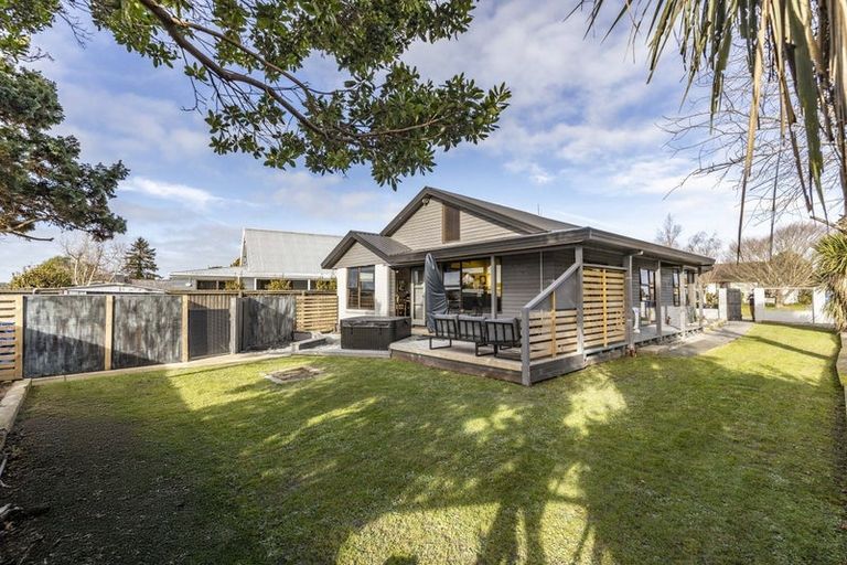 Photo of property in 15 Kalmia Place, Kaiapoi, 7630