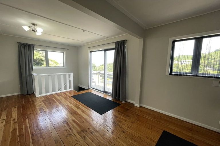 Photo of property in 97 Dowse Drive, Maungaraki, Lower Hutt, 5010