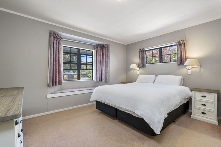 Photo of property in 31 Matauwhi Road, Russell, 0202