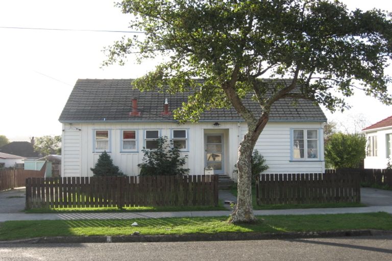 Photo of property in 12 Collett Street, Naenae, Lower Hutt, 5011