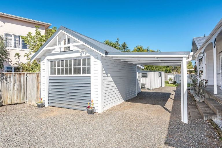 Photo of property in 9 Great North Road, Saint Johns Hill, Whanganui, 4501