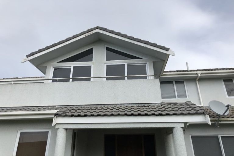 Photo of property in 4 Portal Place, Murrays Bay, Auckland, 0630