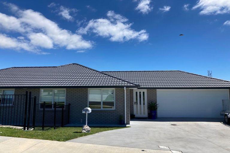 Photo of property in 2 Richardson Road, Omokoroa, 3114