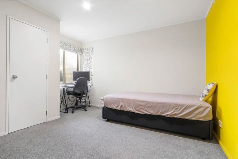 Photo of property in 31 Wiltshire Drive, Huntington, Hamilton, 3210