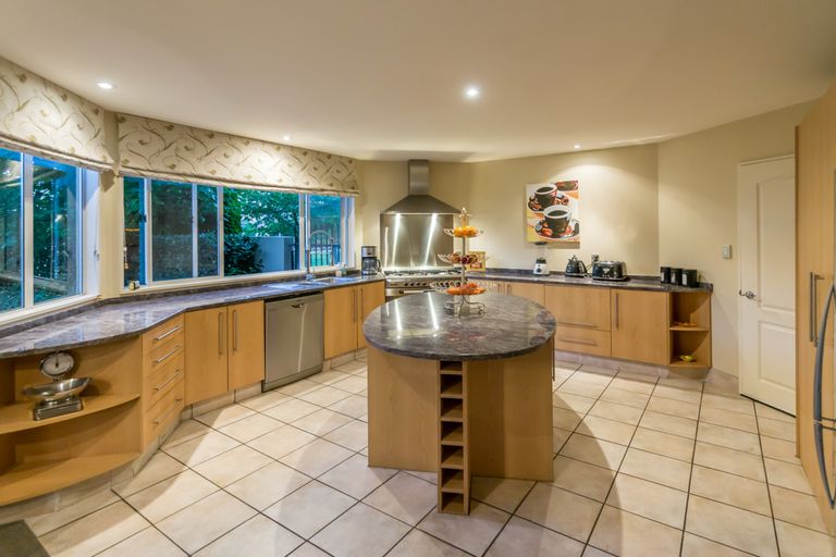 Photo of property in 6 Leabridge Mews, Harewood, Christchurch, 8051