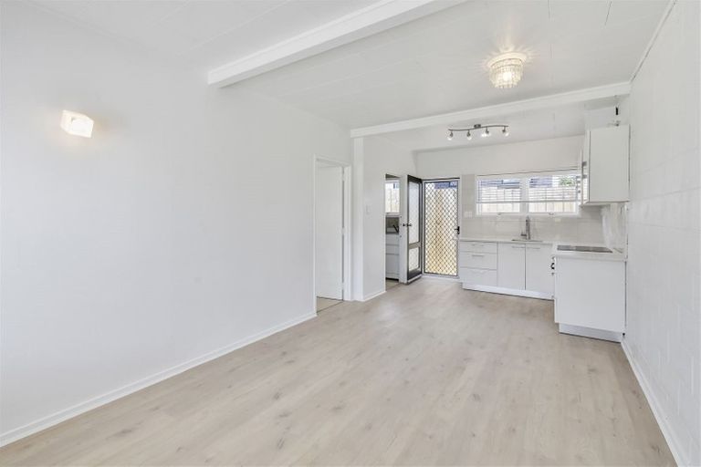 Photo of property in 2/7 James Road, Manurewa, Auckland, 2102