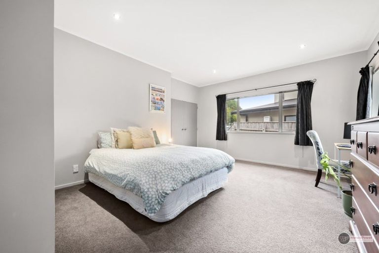Photo of property in 17 Oceanview Terrace, Tirohanga, Lower Hutt, 5010