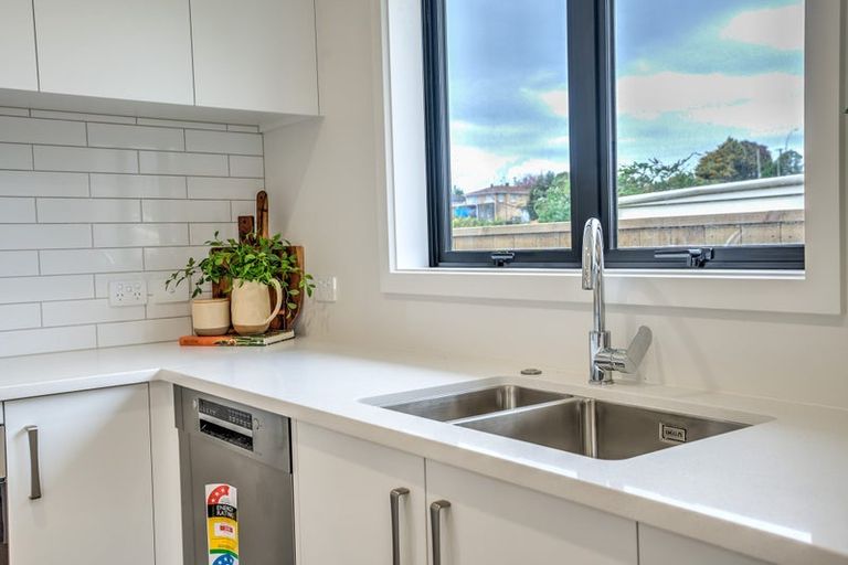 Photo of property in 4/49 Hinton Avenue, Forest Lake, Hamilton, 3200