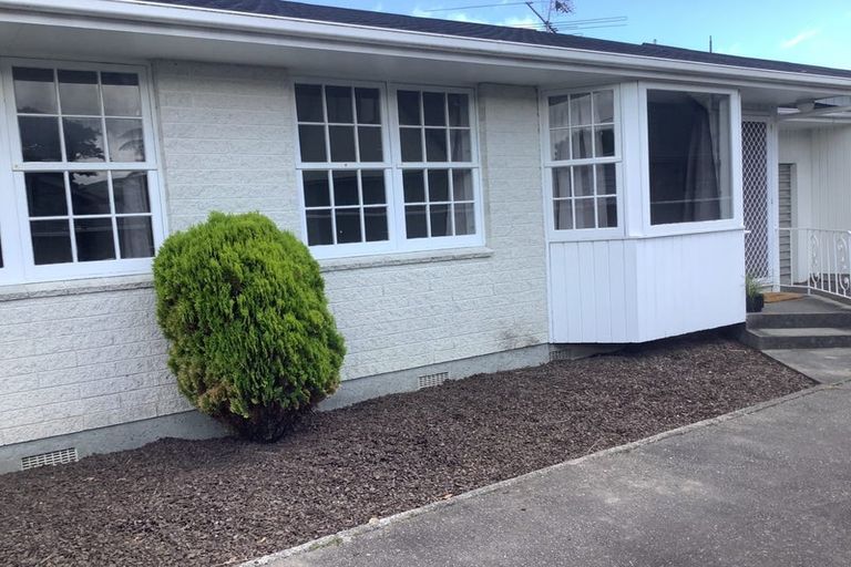 Photo of property in 2/53 Ludlam Crescent, Woburn, Lower Hutt, 5010