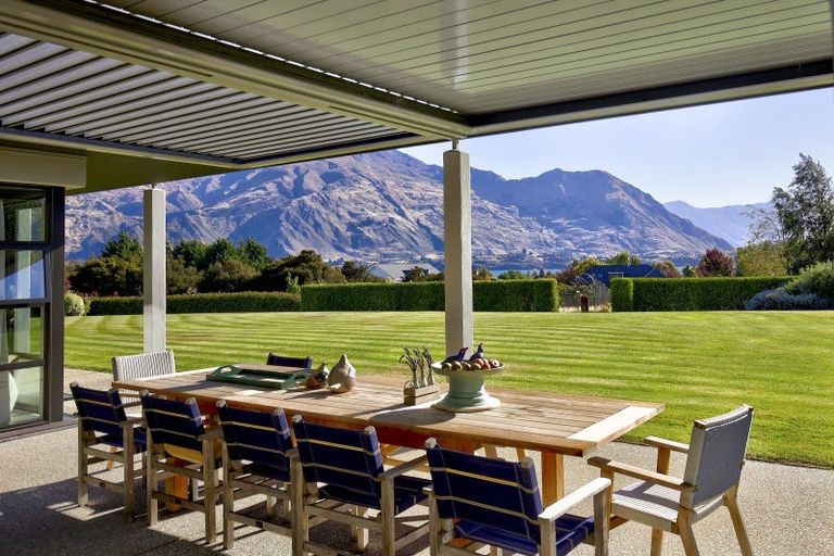 Photo of property in 251 Beacon Point Road, Wanaka, 9305