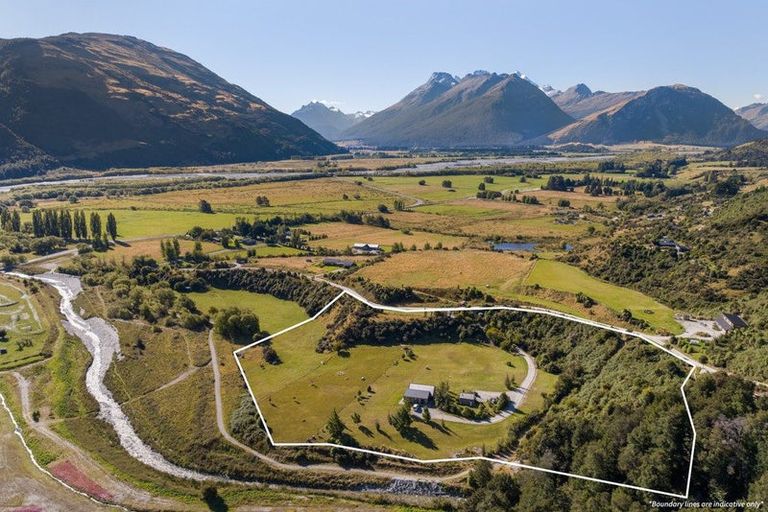 Photo of property in 54 Xenicus Rise, Glenorchy, 9372