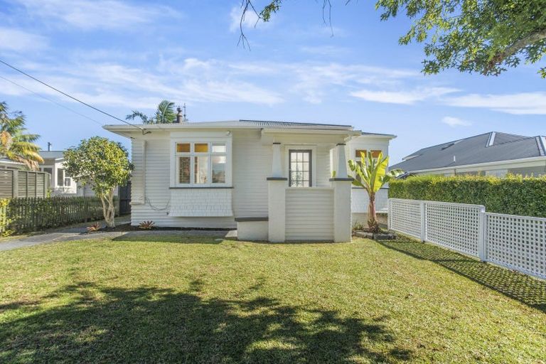 Photo of property in 1/30 Bayswater Avenue, Bayswater, Auckland, 0622