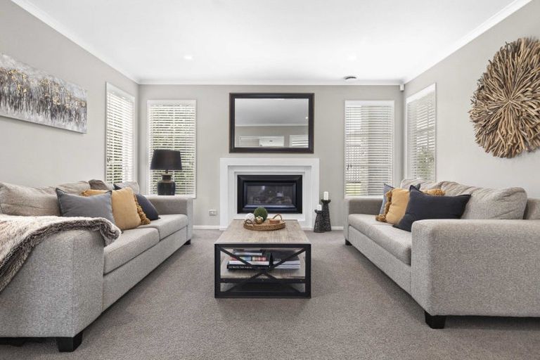 Photo of property in 18 Armstrong Farm Drive, East Tamaki Heights, Auckland, 2016