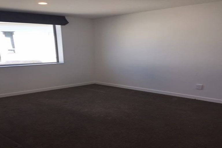 Photo of property in 12/7 Handyside Street, Tawa, Wellington, 5028