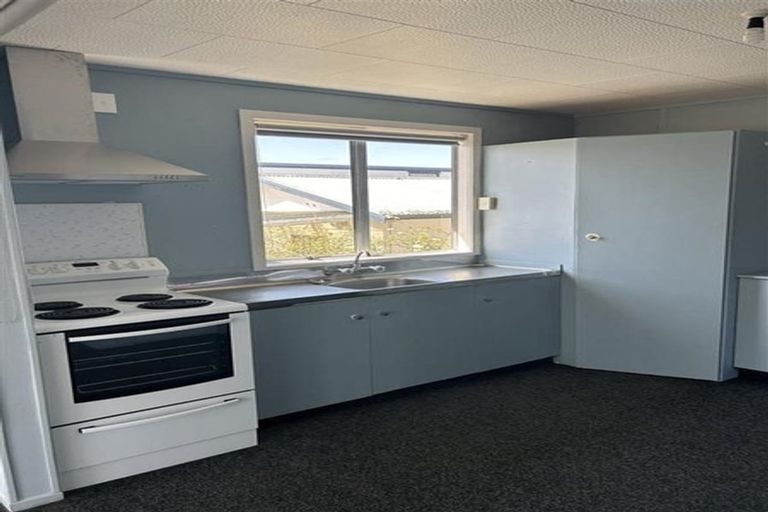 Photo of property in 10 Wallis Street, Raglan, 3225