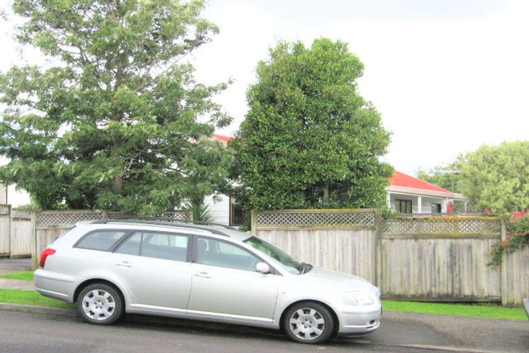 Photo of property in 9 Sandgate Avenue, Botany Downs, Auckland, 2010
