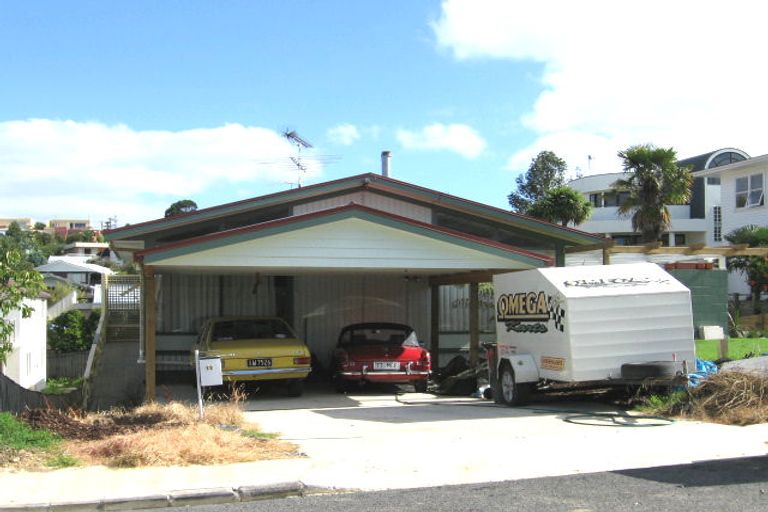 Photo of property in 12 Bevyn Street, Castor Bay, Auckland, 0620