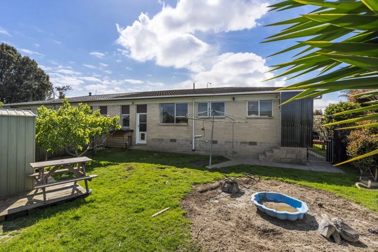 Photo of property in 2/38 Blacklock Avenue, Henderson, Auckland, 0612