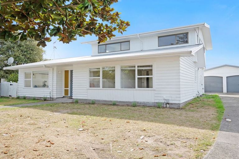 Photo of property in 3 Dennis Grove, Paraparaumu Beach, Paraparaumu, 5032