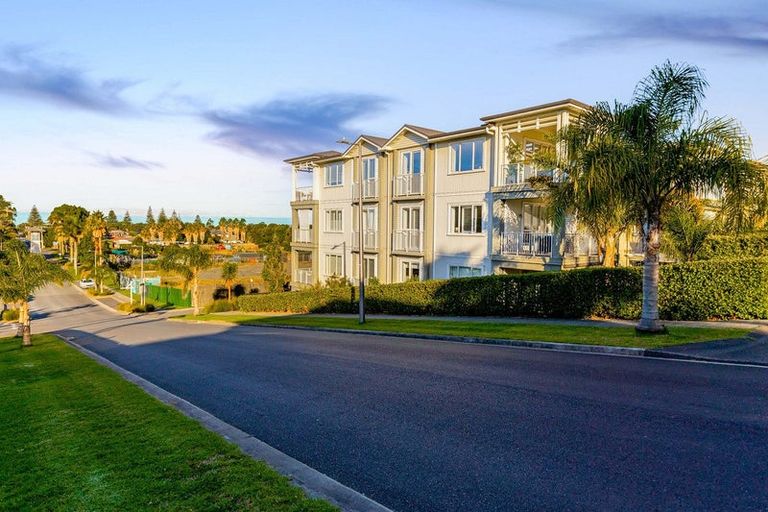 Photo of property in 30 Rewa Rewa Lane, Orewa, 0931