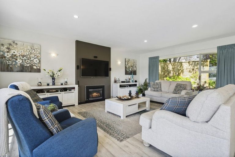 Photo of property in 85 Paremata Road, Paremata, Porirua, 5024