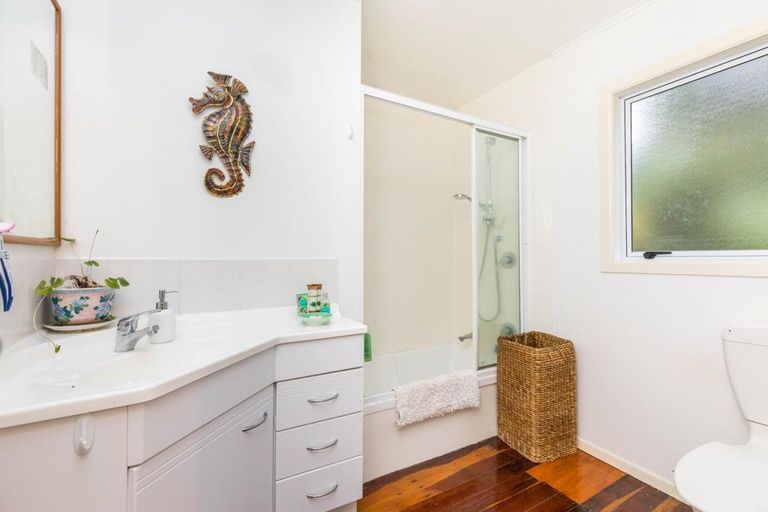 Photo of property in 338 Huia Road, Titirangi, Auckland, 0604