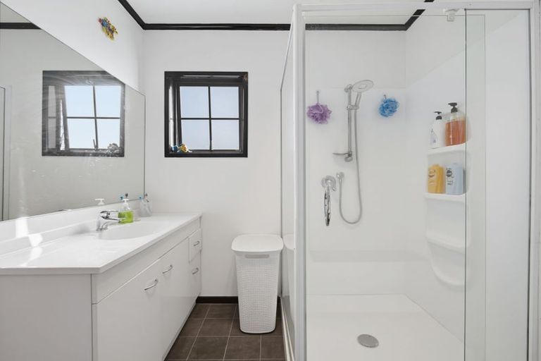 Photo of property in 1 Joanna Place, Deanwell, Hamilton, 3206