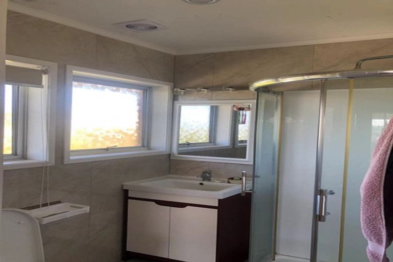 Photo of property in 11 Wairere Road, Torbay, Auckland, 0630