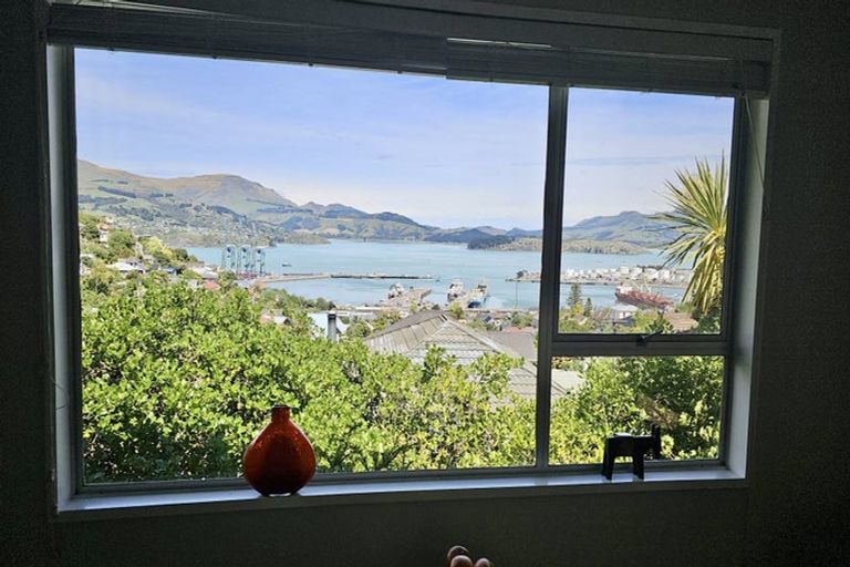 Photo of property in 1/94 Oxford Street, Lyttelton, 8082