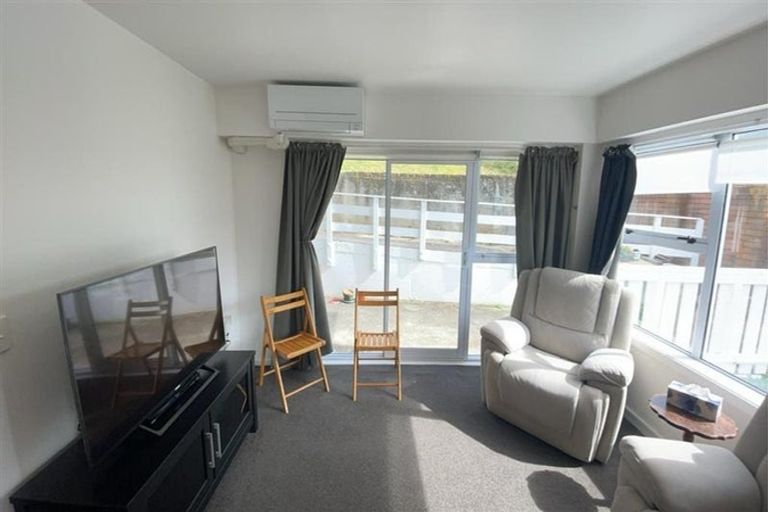 Photo of property in 8/32 Akaroa Drive, Maupuia, Wellington, 6022