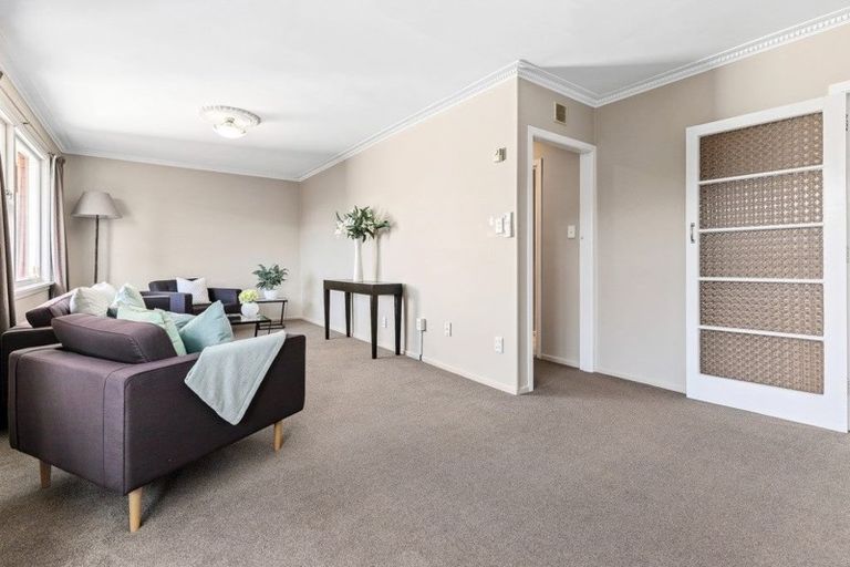 Photo of property in 15 Tralee Place, Bishopdale, Christchurch, 8053