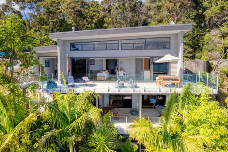 Photo of property in 180 Te Wahapu Road, Russell, 0272