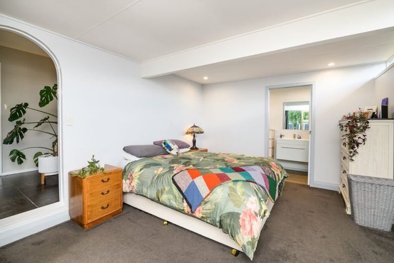 Photo of property in 6 Pukatea Place, Milson, Palmerston North, 4414