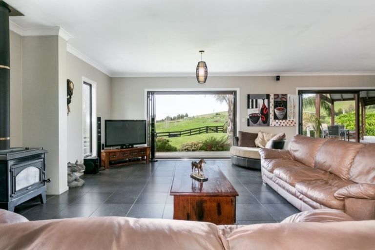 Photo of property in 8 Waipuka Road, Waimarama, Havelock North, 4294