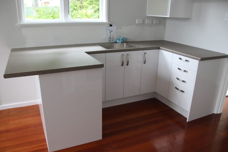 Photo of property in 33 Rimu Street, New Lynn, Auckland, 0600