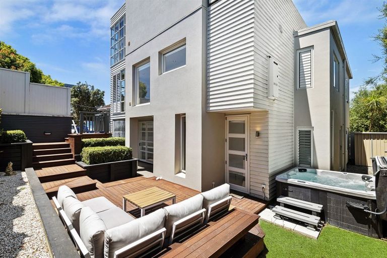 Photo of property in 96a Anzac Street, Takapuna, Auckland, 0622